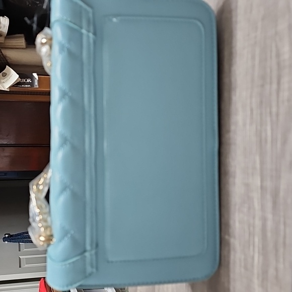 NWT - BADGLEY MISCHKA Elegant Blue Quilted Handbag - Picture 2 of 9